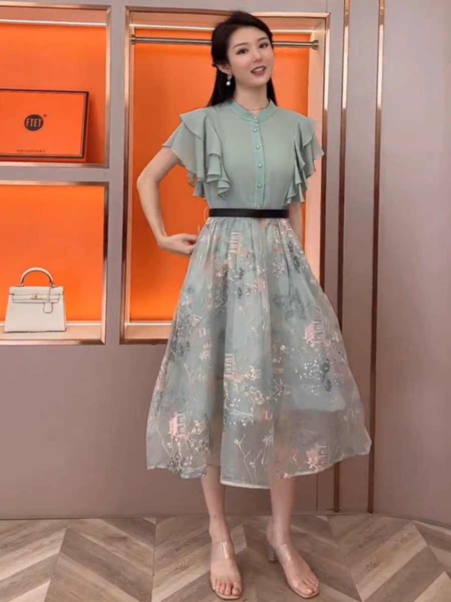 ĐẦM XÒE CHÂN IN HOA KÈM NỊT